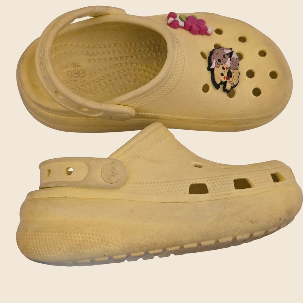 Crocs Classic Clog Kids Pale Yellow Pokemon Pikachu Eevee Charms Size C13